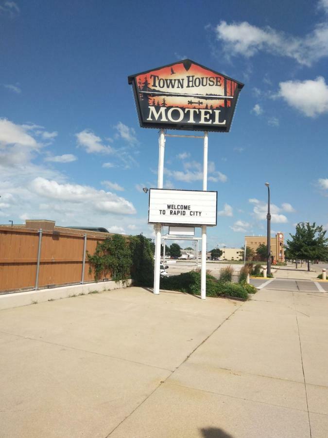 Town House Motel Rapid City Exterior photo